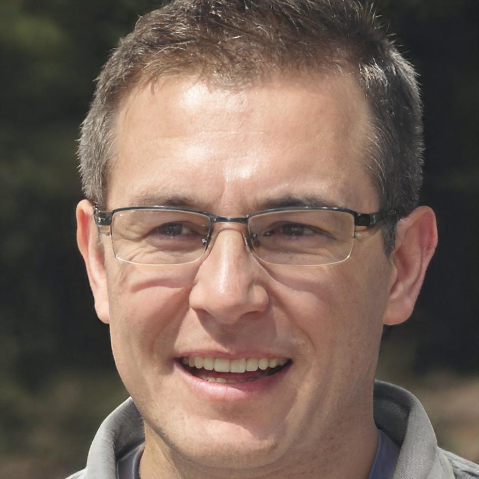 Retrato profesional de egresado del programa